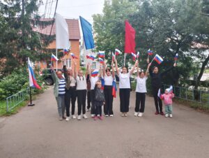 Подробнее о статье Флешмоб «Триколор страны родной» посвященный Дню Флага России м.о. Чехов